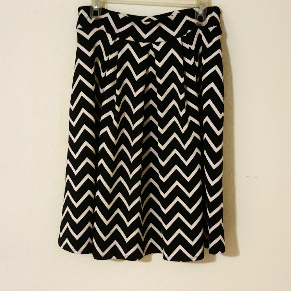 Chevron Black & White skirt